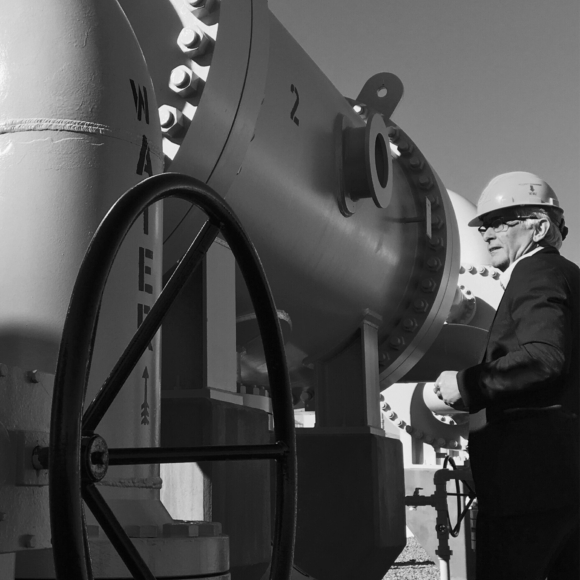 Colonial pipeline bw vertical 2000x3000